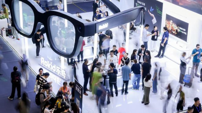 祝铭明：三五年后手机还在但眼镜是主体pg电子模拟器免费版对话Rokid(图3)